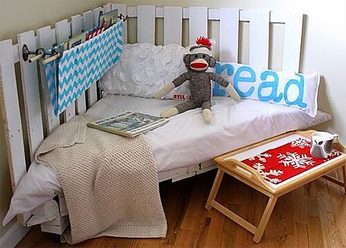 Corner reading chair for kids made from wood pallets!