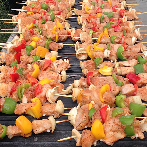 The most delicious chicken and veggie shish kebabs from Sudan, put on the grill early in the morning!