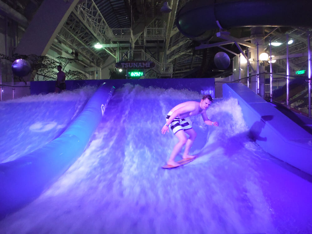 West Edmonton Mall - World Water Park - Edmonton - Tsunami Simulated Surf