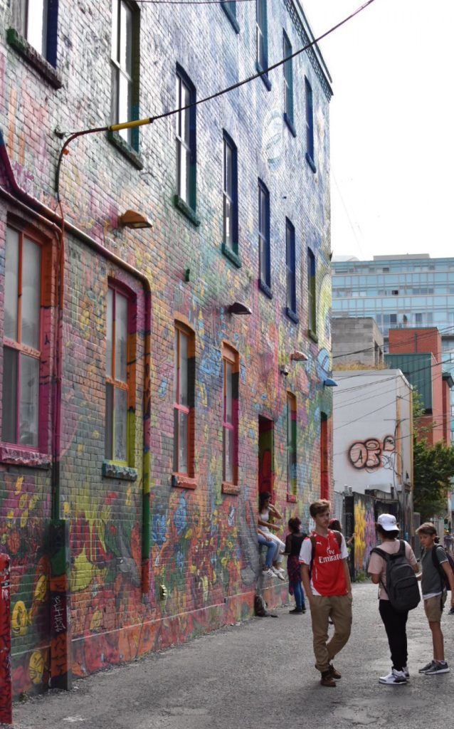 What To Do in Toronto - Graffiti Alley Street Art 