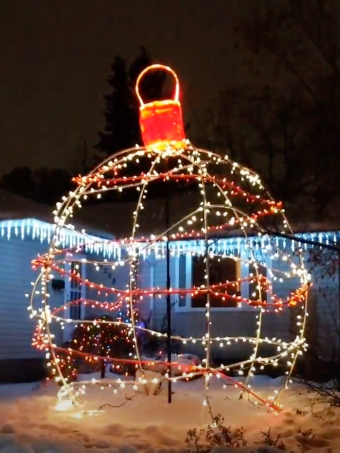 Free Festive Outdoor Light Experiences - Christmas Lights - Edmonton Area - Candy Cane Lane