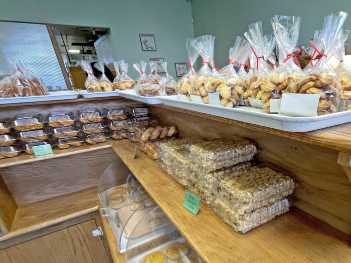 Explore Edmonton Chinatown - Food Restaurants Snacks - Shan Shan Bakery 2