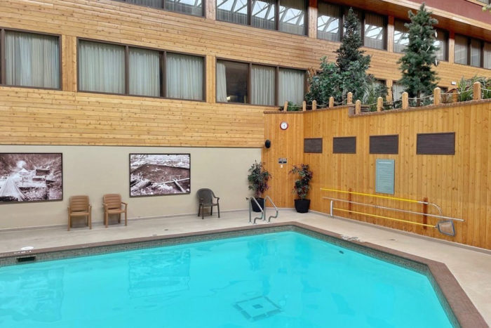 Travel Jasper Explore Alberta - A Very Lindork Christmas - Forest Park Hotel